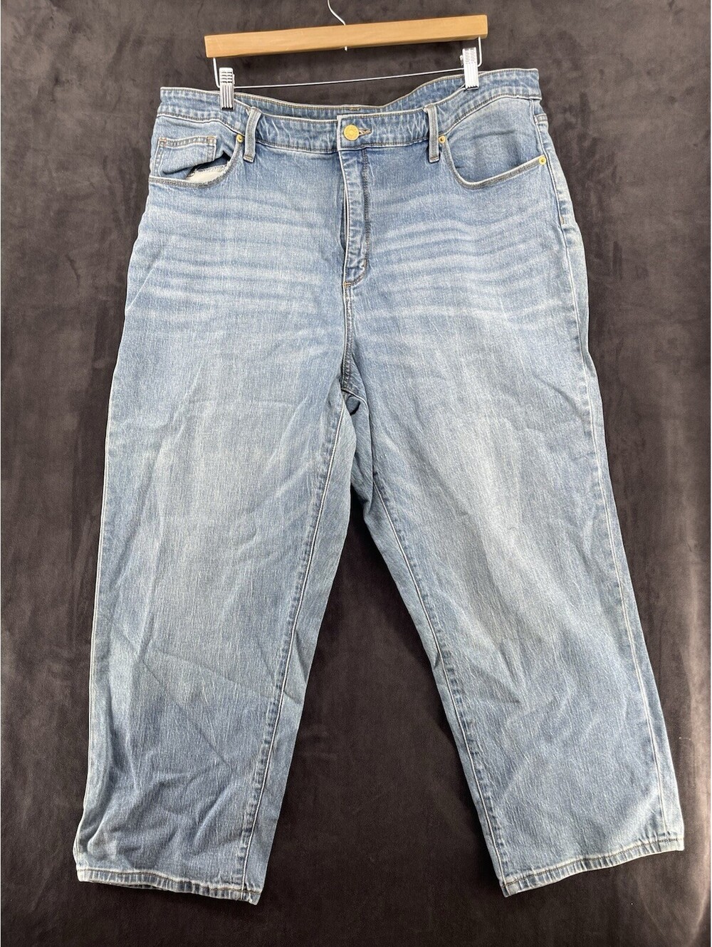 Ava & Viv Women’s Size 22W Cropped Denim Jeans Light Wash Plus Size